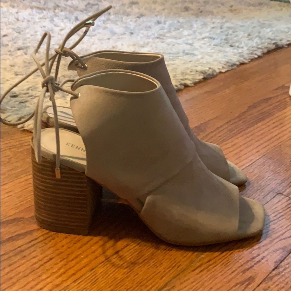 Kenneth Cole Katarina Heels